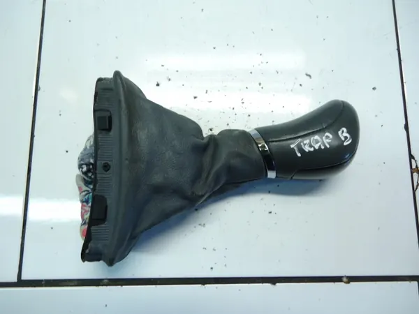 Gaine de levier de vitesse Mercedes W211 OEM - Occasion image 2
