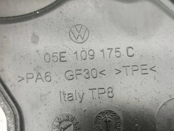Timing Belt Cover Volkswagen Golf VIII 2022 image 6