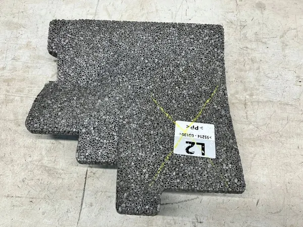 Toyota Yaris III Isolamento de Chão em Espuma OEM OYT25957 image 4