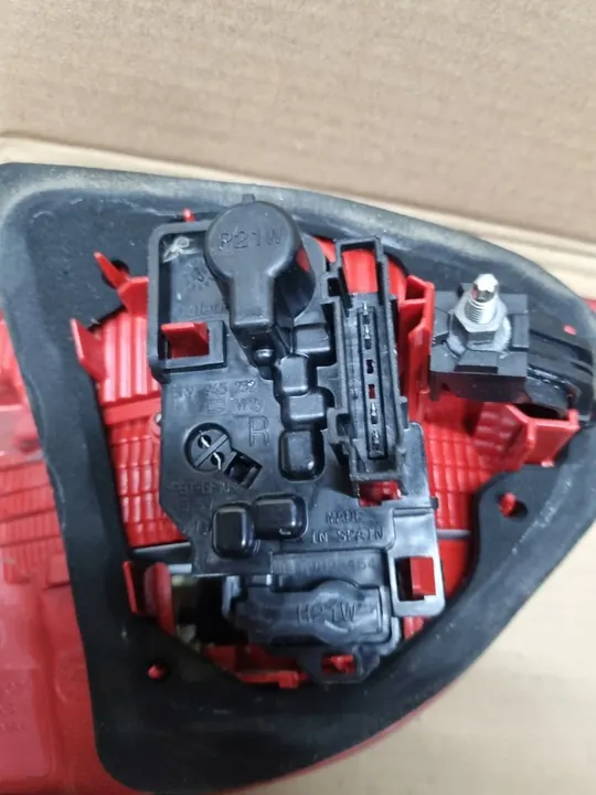 Lámpara trasera derecha para Seat Exeo 10R Kombi image 9