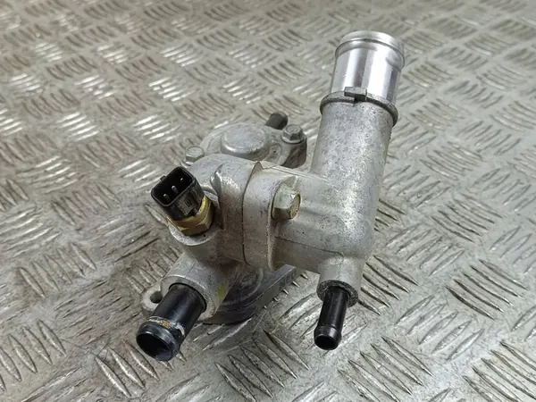 2018 Hyundai Kona I Termostaattikotelo OEM FOB50837 image 3