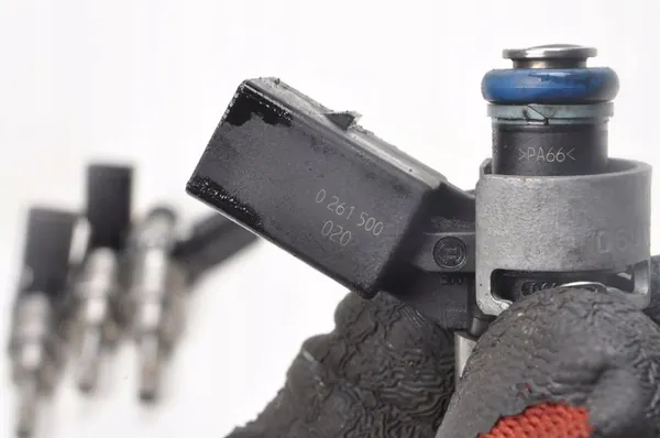 Iniettore Audi A6 C6 2.0 TFSI image 5