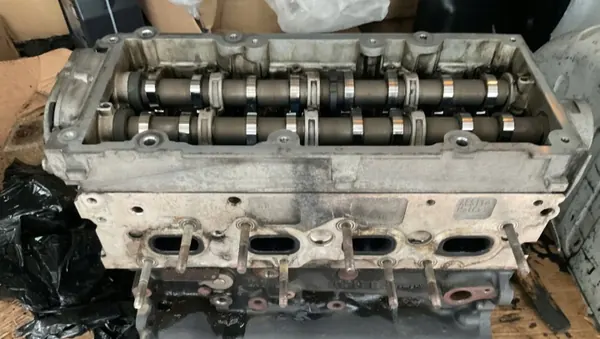 OEM 04L103403L Sylinterikansi VW T6 2.0 TDI:lle image 2
