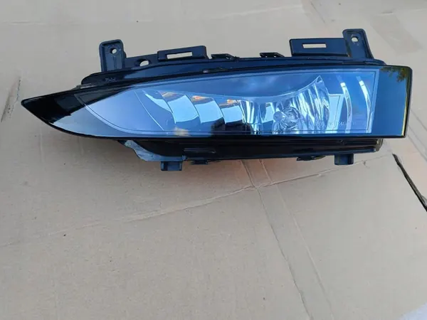 Farol Halógeno Direito Skoda Scala 2019- image 2