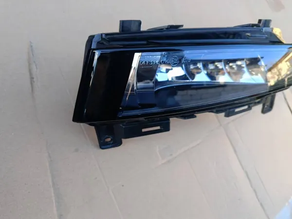 Farol Halógeno Direito Skoda Scala 2019- image 3