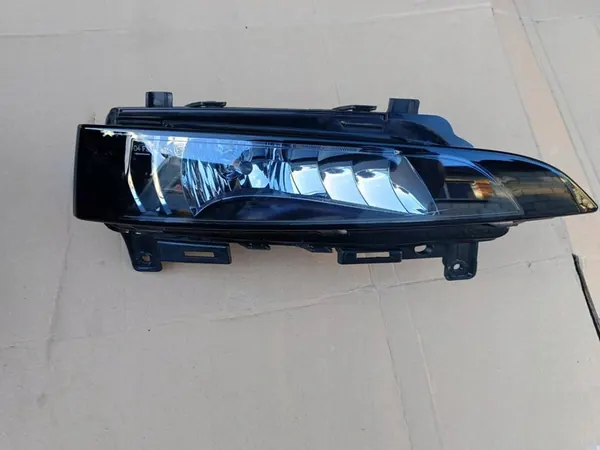 Farol Halógeno Direito Skoda Scala 2019- image 4