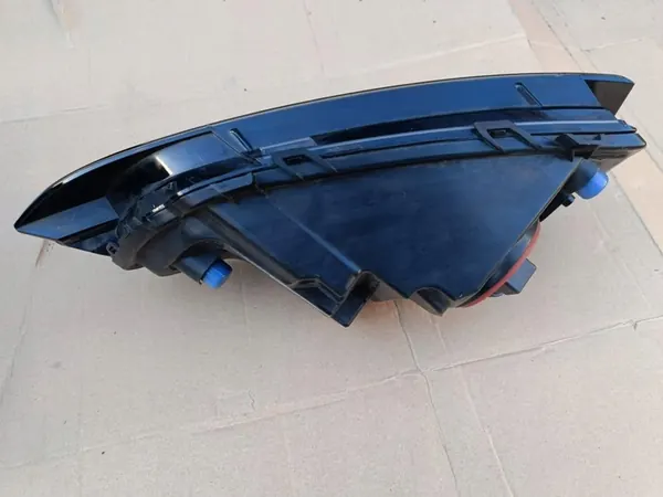 Farol Halógeno Direito Skoda Scala 2019- image 7