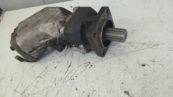 Volvo Kolvhydraulpump OEM 22420244 Begagnad image 2
