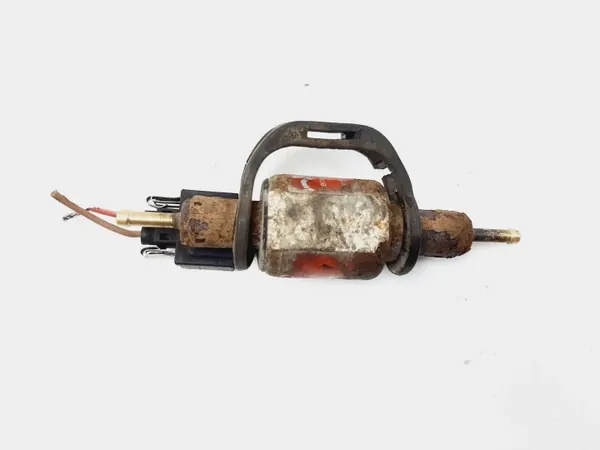 Webasto polttoainepumppu OEM 85106B VW Amarok 2012 image 4