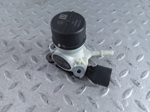 Pompe AdBlue d'occasion OEM F01c070013 pour Renault Trafic III image 3