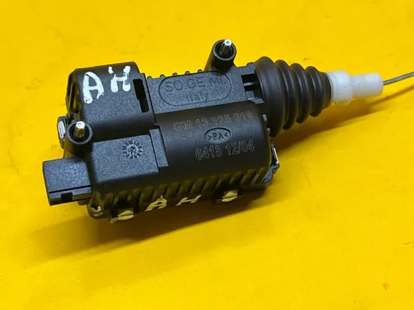 OEM 13125619 Actionneur de Trappe à Carburant Opel Astra H image 6