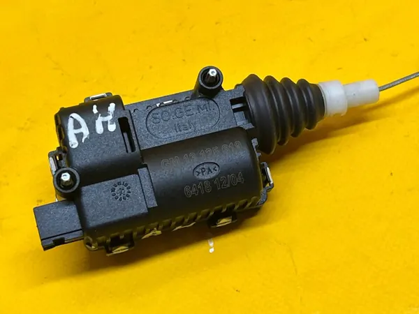 OEM 13125619 Actionneur de Trappe à Carburant Opel Astra H image 9