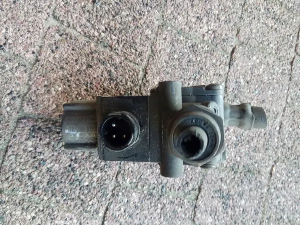 Modulateur de valve roue Volvo FH OEM 21327360 image 6