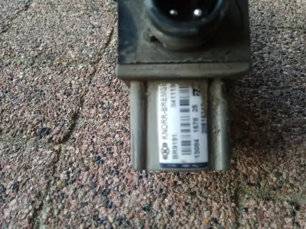 Modulateur de valve roue Volvo FH OEM 21327360 image 7