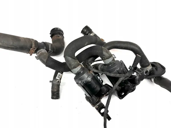 Pompe à eau auxiliaire Audi A4 B9 OEM 8W1819350B image 4