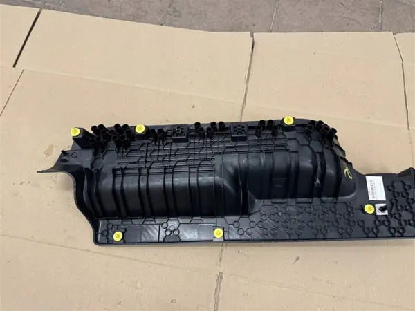OEM R2X6-V13245-AF Vänster bakre tröskelskydd Ford Courier image 3