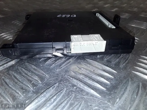 ECU Toyota Yaris OEM 892210D110 - Occasion image 3