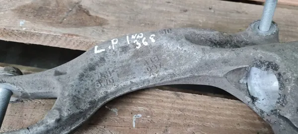 Voorlinker schokdemperbevestiging OEM 8W0413037 - Audi OE image 3
