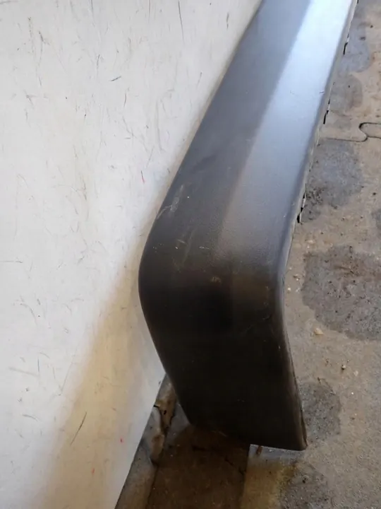 Takapuskuri trimmi MERCEDES 124 1985-1993 image 2