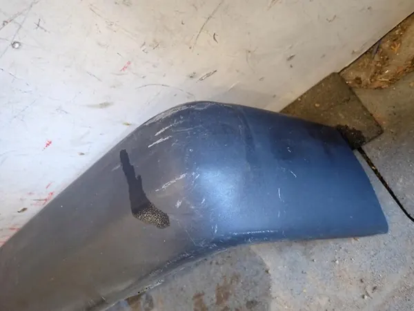 Takapuskuri trimmi MERCEDES 124 1985-1993 image 3