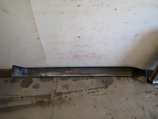 Takapuskuri trimmi MERCEDES 124 1985-1993 image 6