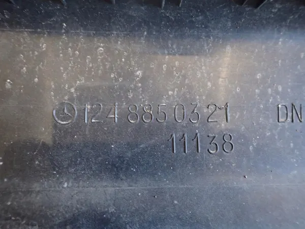 Takapuskuri trimmi MERCEDES 124 1985-1993 image 7