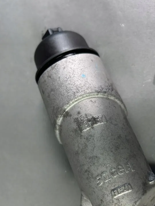 Maserati Oljefilterhus OEM 275361 - Begagnad image 3