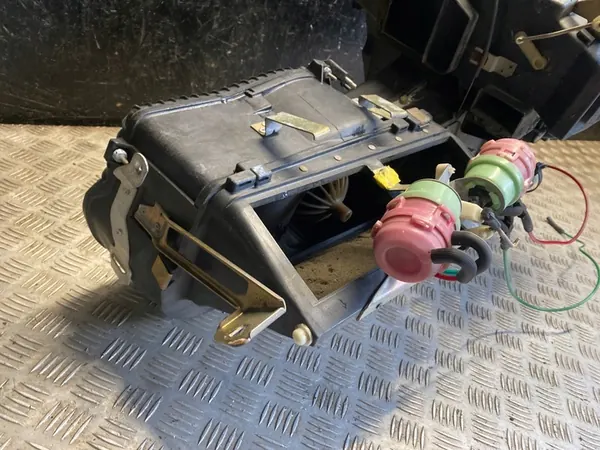 Carcaça do ventilador Mercedes-Benz S-CLASS 1980 A1268303044 image 2