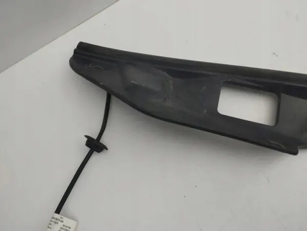 Junta de porta-malas Tesla Model S 2014 OEM 600757000 image 3