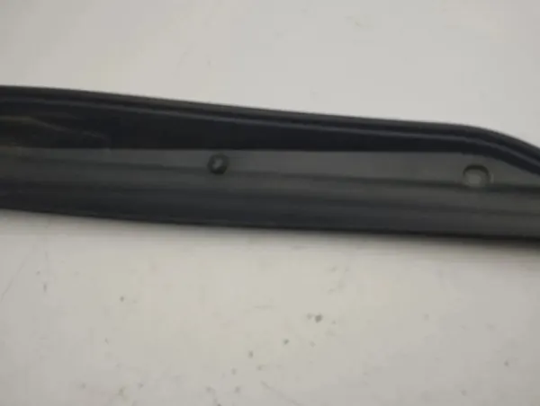 Junta de porta-malas Tesla Model S 2014 OEM 600757000 image 7