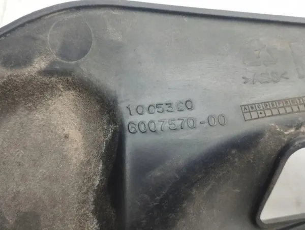 Junta de porta-malas Tesla Model S 2014 OEM 600757000 image 9