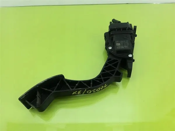 Kupplungspedal OEM 4M519F836AH für Volvo V50 2004-2012 image 3