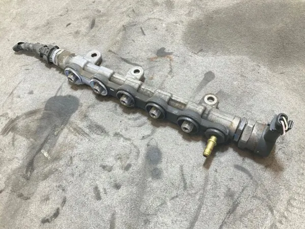 Brandstofdruksensor OEM H8200610223 voor Renault image 2