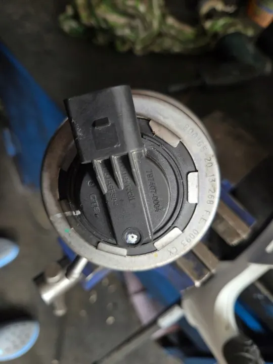 Válvula de ajuste Mazda OE OEM STWROWANIE M image 3