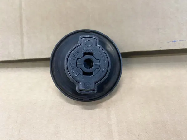 Mercedes-Benz Sprinter polttoainesäiliön kansi OEM A0004705805 image 3