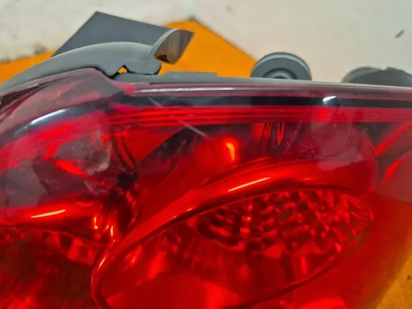 FIAT LINEA 06-12 Lámpara Trasera Derecha 51869227 image 3