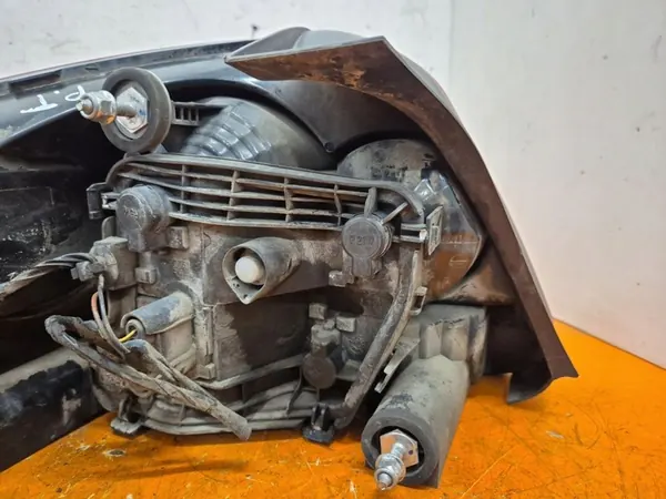 FIAT LINEA 06-12 Lámpara Trasera Derecha 51869227 image 7