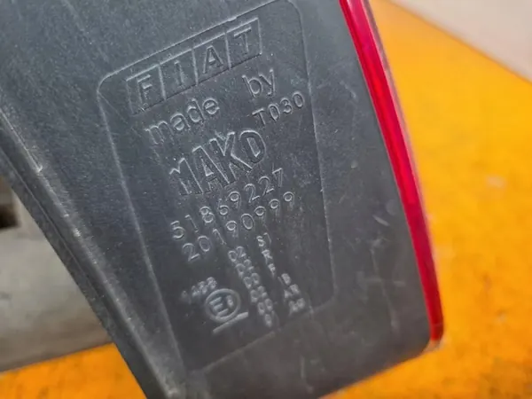 FIAT LINEA 06-12 Lámpara Trasera Derecha 51869227 image 9