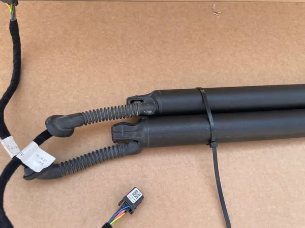 Elektrisk baklucka aktuator Skoda Kodiaq image 3