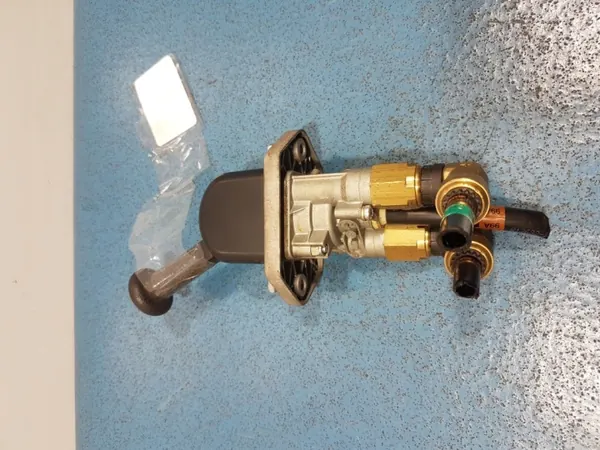 Renault Handbremsventil OEM 9617230030 Gebraucht image 3