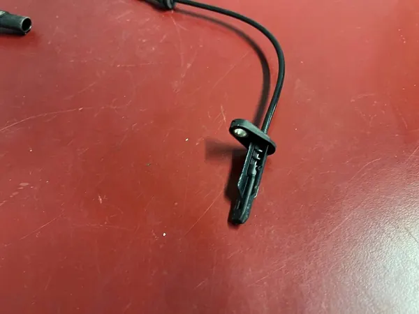 Sensor ABS traseiro BMW 2.0L Diesel 2020 image 2