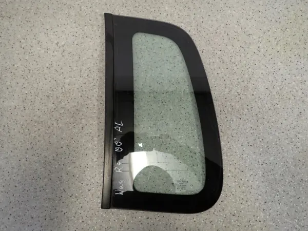 Suzuki Wagon R+ 00- vänster bak karossglas OEM image 2