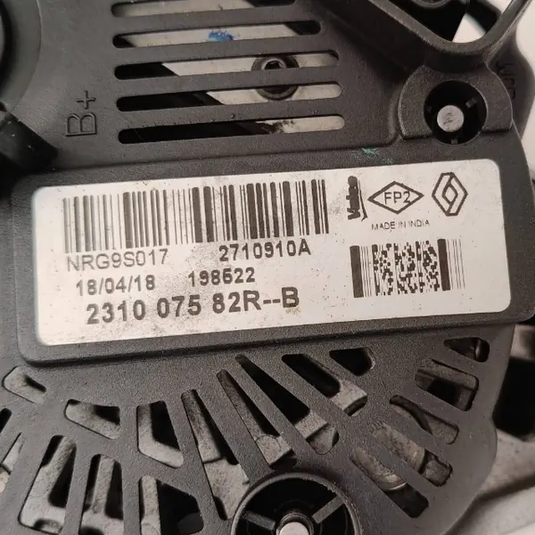 Dacia Sandero Alternator 231007582R Valeo image 3