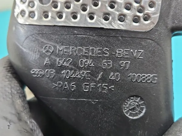 Sensor de Flujo Mercedes OEM A6420946397 W221 3.0 CDI image 3