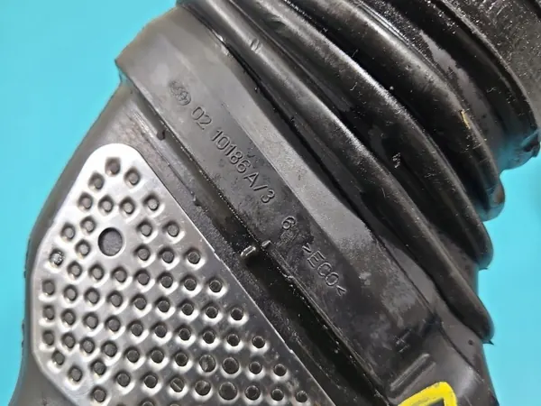 Sensor de Flujo Mercedes OEM A6420946397 W221 3.0 CDI image 8