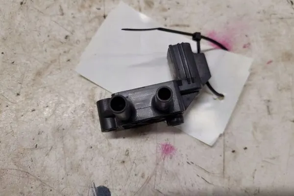 DPF trycksensor VOLVO V60 1.6L diesel 2011 image 2