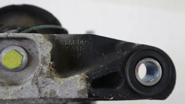 VOLVO V40 II 2.0 D2 Moottorituki 31460937 image 6