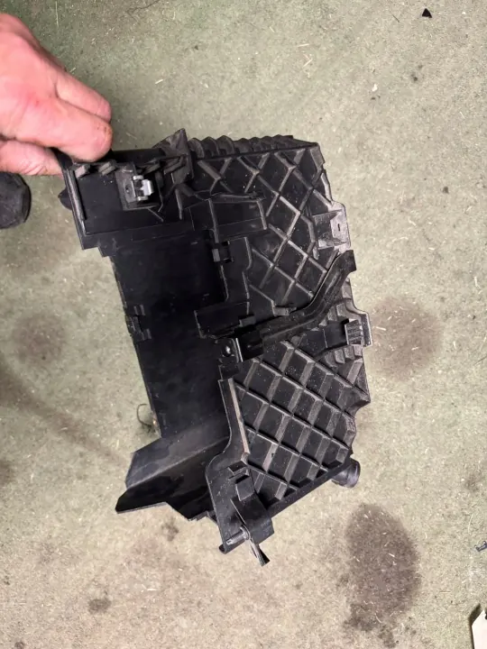 Renault Trafic III Batterilåda OEM 244310005R 244970004R image 3