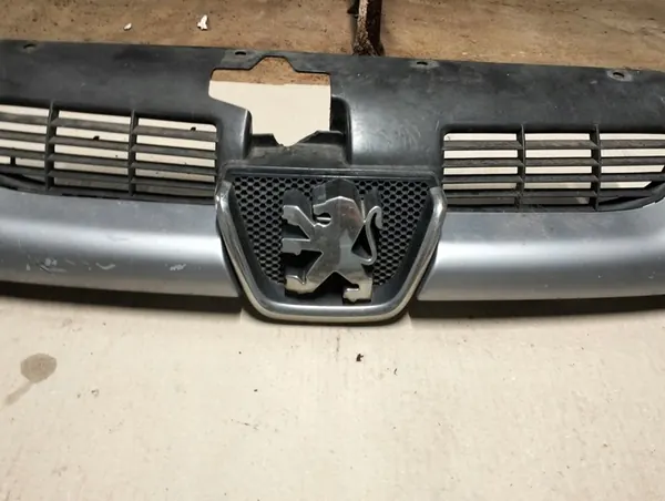 Peugeot 206 Grill Front Used KH5507 992 image 3