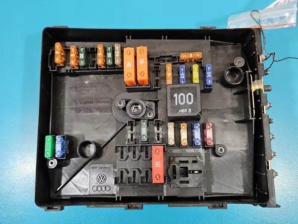 Zekeringkast OEM IMPRK1534783 VW Tiguan I 07- image 3